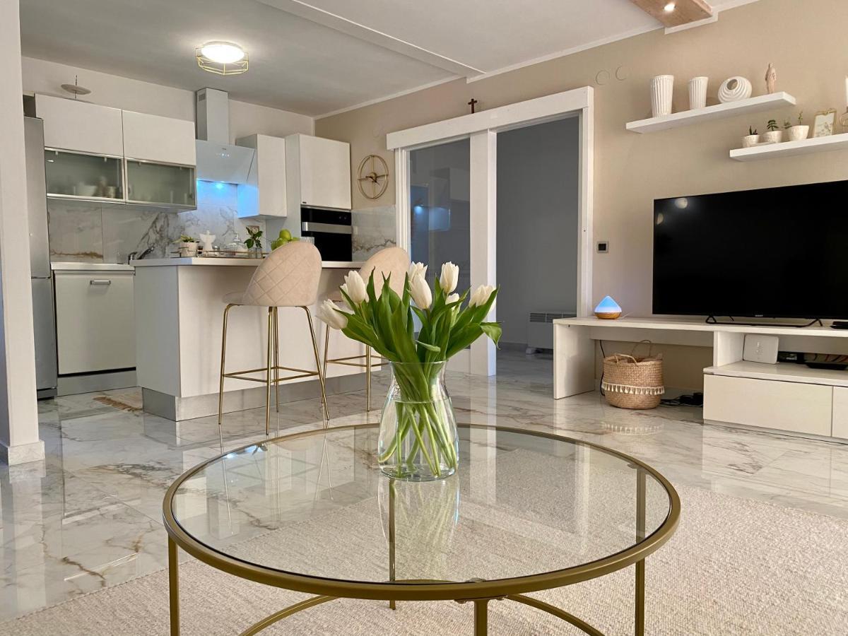 Apartman Bartol Betina  Exteriör bild